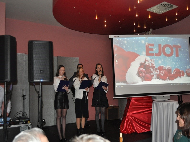 e 4
